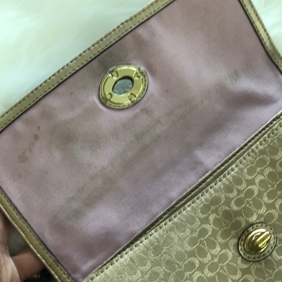 COACH wristlet clutch 💕 - Picture 3 of 4